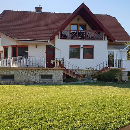 Rege Apartman Alsóörs エクステリア 写真